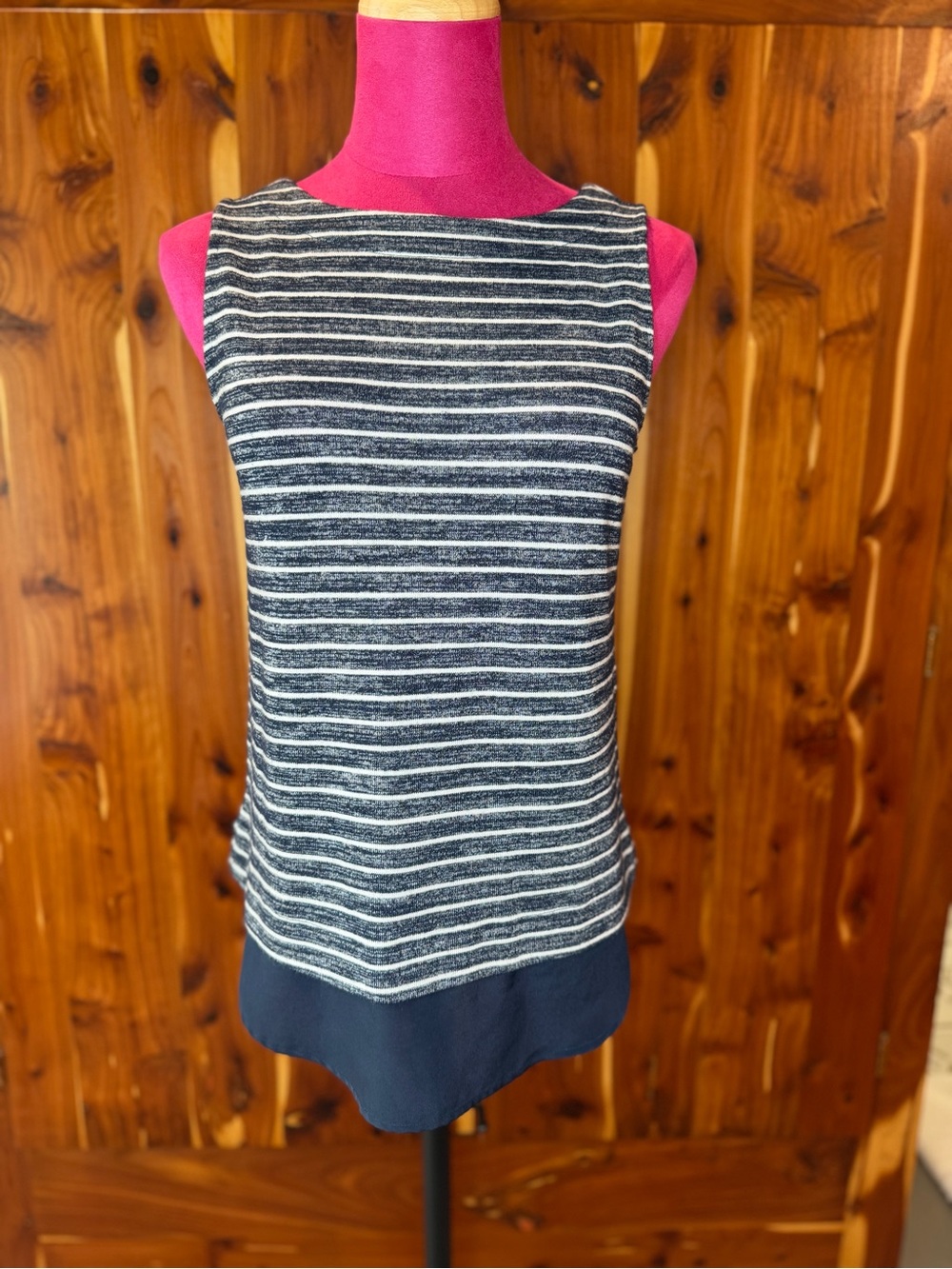 Banana Republic Navy and White Marled Striped Sleeveless Knit Tank Size XS